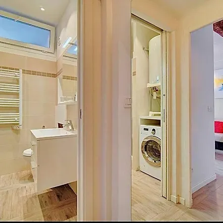 1 - 41h3 Apartment