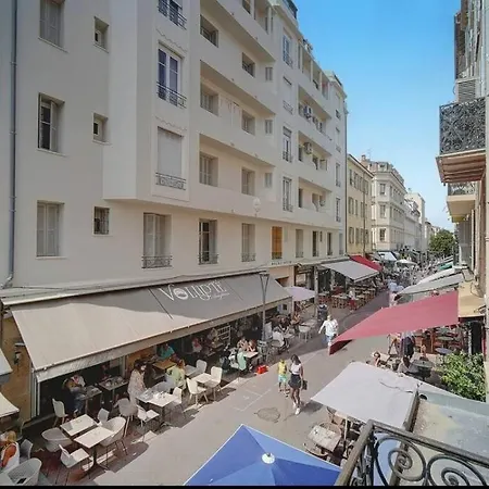 1 - 41h3 Apartment *